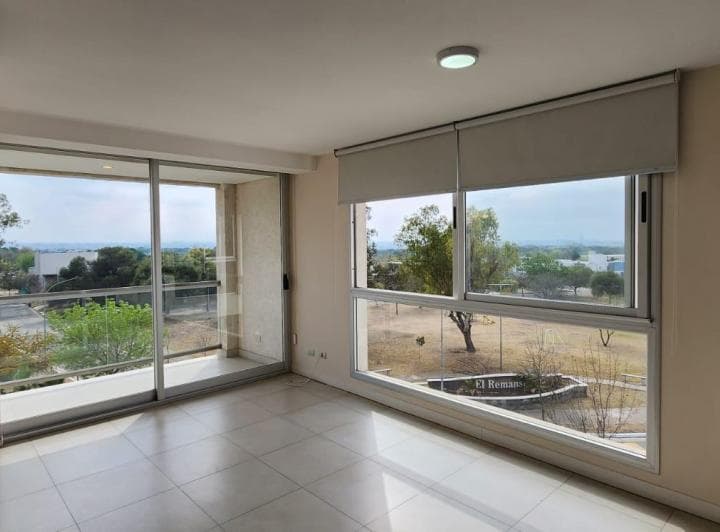 Venta - Dpto 2 Dorm. C/ Cochera - Valle Escondido - La Rosella - 2