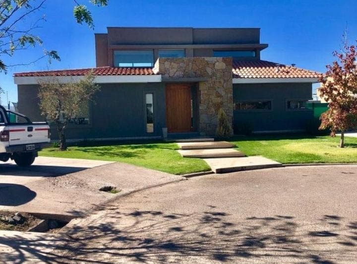 Casa en Venta - Barrio Villa Atilia - Luján de Cuyo - 2