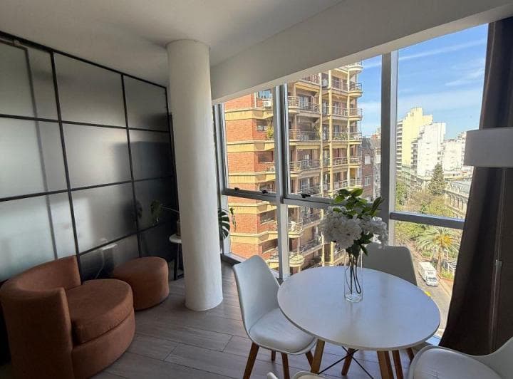 Hermoso Monoambiente - Piso Alto - Completamente Amoblado - 4