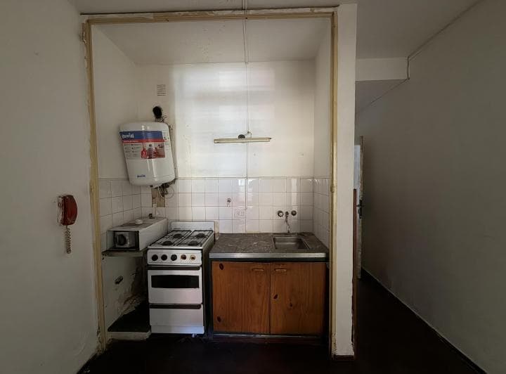 Venta Monoambiente Pichincha a Reciclar - 5