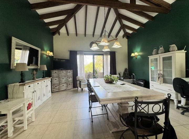 Casa de Categoría en Venta en B° Terruños de Araoz II – Maipú - 2