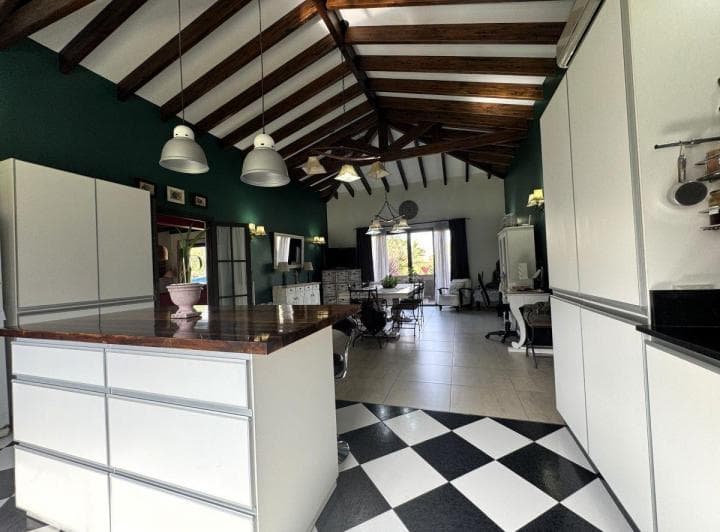 Casa de Categoría en Venta en B° Terruños de Araoz II – Maipú - 4