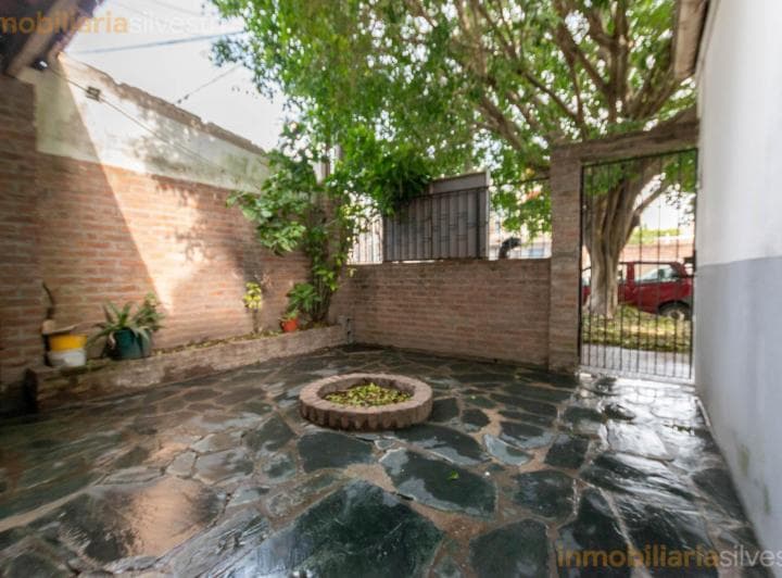 5 Entre 521 y 522 Tolosa, La Plata - Casa de Dos Dorm. Mas Departamento en Venta - 3