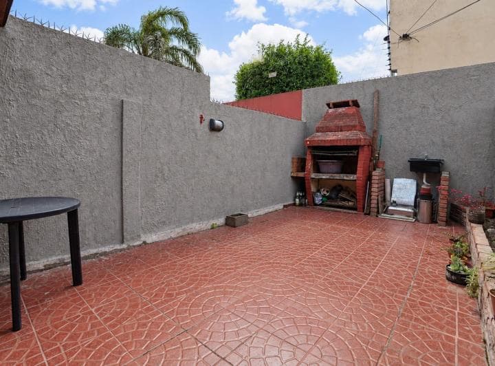Venta Triplex 4 Amb C/cochera Patio y Jardín Inv. - 2