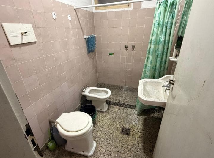 Casa a Refaccionar Sobre Amplio Lote - 5