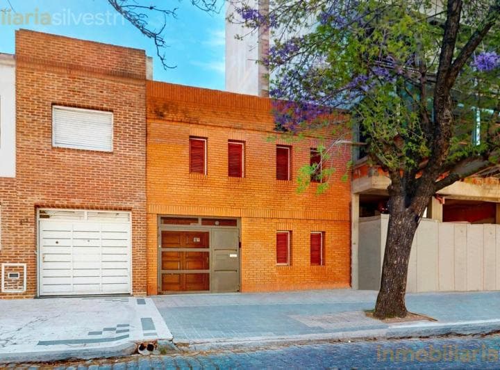 63 Entre 11 y 12 La Plata - Casa de 3 Dorm. en Venta - 2