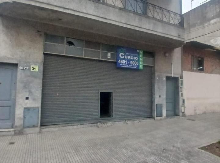 Venta Amplio Local Comercial con Baño a m de Centro Comercial Chilavert, Villa Lugano, Caba. - 4