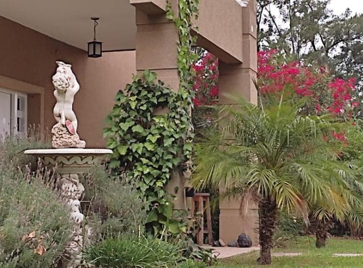 Casa Tres Dorm. en Venta con Patio y Pileta - Azahares Paraná - Fighiera - 2