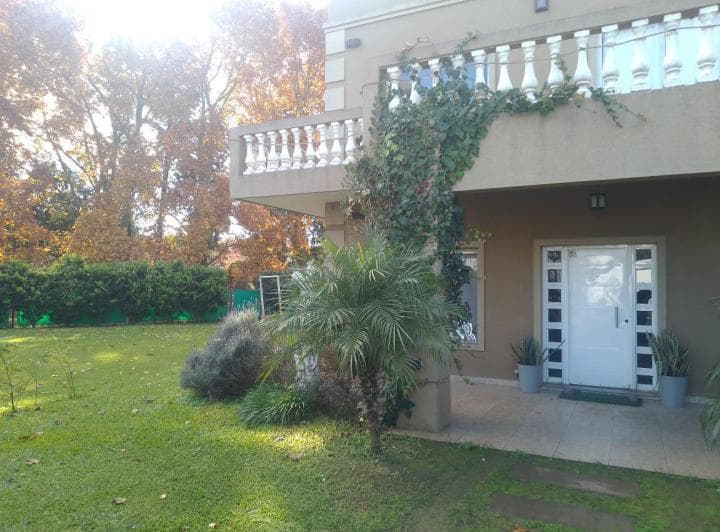 Casa Tres Dorm. en Venta con Patio y Pileta - Azahares Paraná - Fighiera - 3