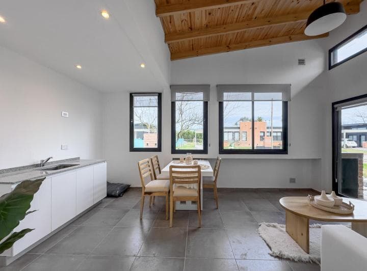 Casa a Estrenar en Venta en Barrio Raíces 1, San Vicente, con Parque - 5