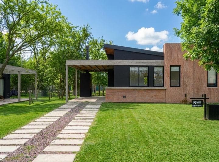 Casa a Estrenar en Venta en Barrio Raíces 1, San Vicente, con Parque - 3