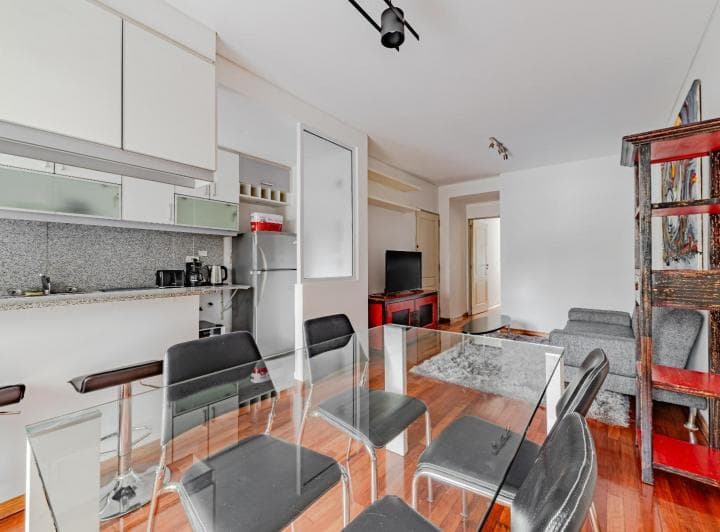 Venta | 2 Ambientes con Doble Balcón, Cochera y Muebles Incluidos - 4