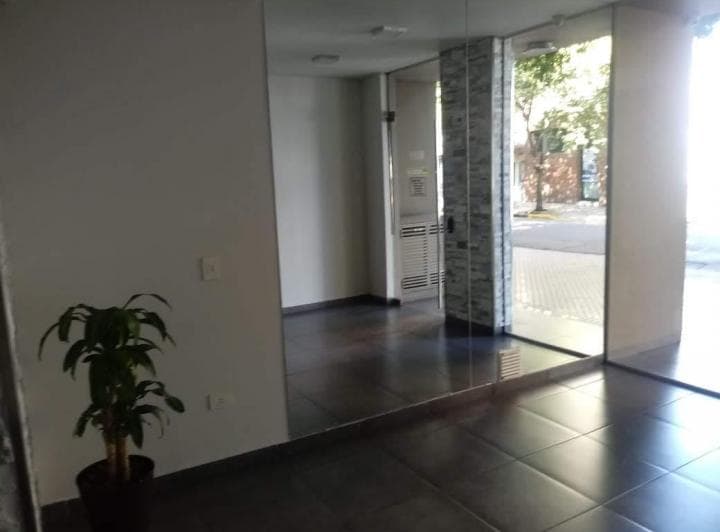 Monoambiente Frentista con Balcón en B° Nta Sra de Lourdes. - 4