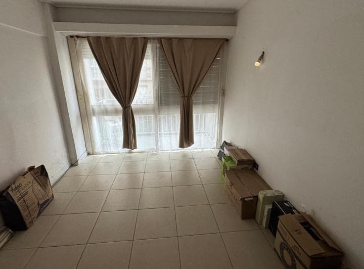 Venta Departamento 2 Ambientes Al Frente con Dependencia Patio y Balcon Centro - 4