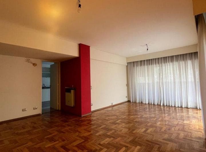Venta Amplio Departamento Ubicado Sobre Calle Chile, Ciudad de Mendoza. - 5
