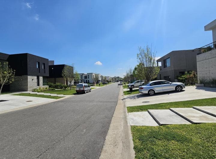 Terreno en Venta en Barrio Cerrado Los Cardos, Orientación Oeste - 3