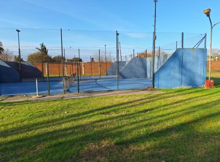 Venta Duplex Monte Grande en Country 4 Ambientes Casa 1 - 4