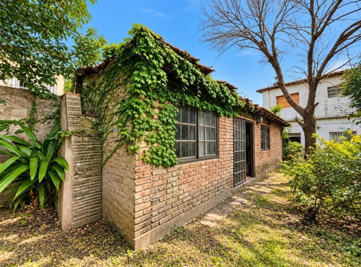 Casa + Departamento + Local en Venta Haedo Sur - 2
