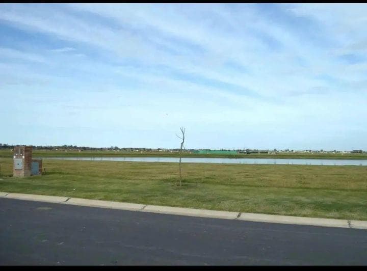 Lote Al Agua en Barrio Amarras - Puertos Escobar - 3