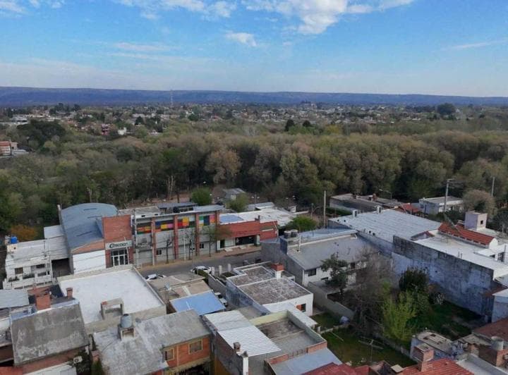 Venta Locales en Mina Clavero Sobre Av - 5