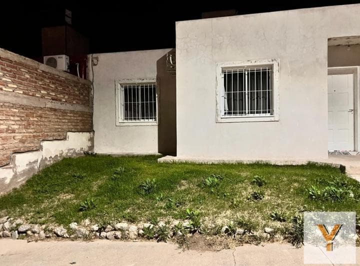 Casa en Venta - 2 Dorm. 1 Baño - Cochera - 303,5 m² - La Punta, San Luis - 2