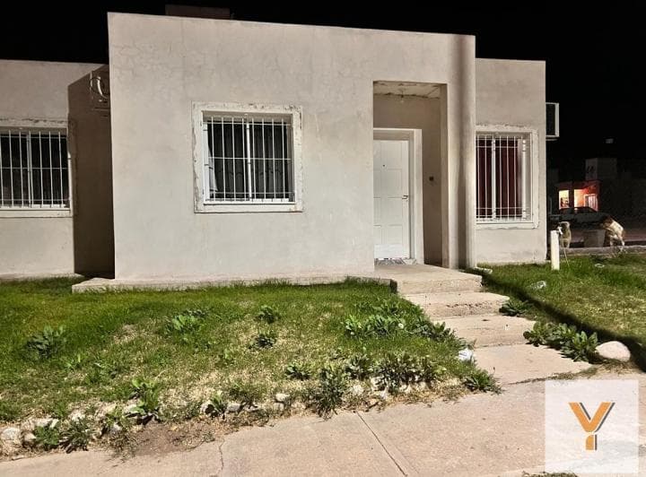 Casa en Venta - 2 Dorm. 1 Baño - Cochera - 303,5 m² - La Punta, San Luis - 3
