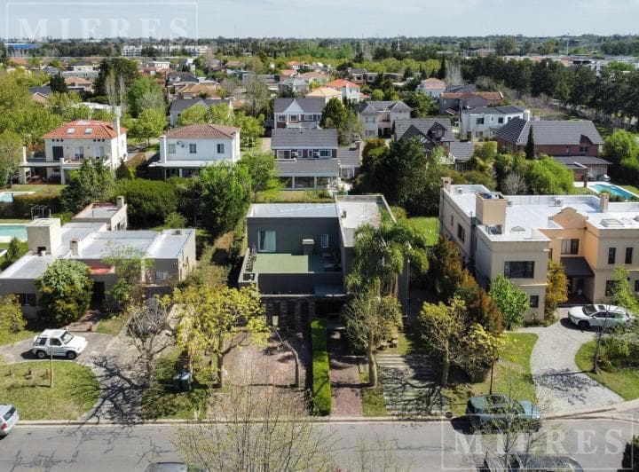 Casa en Venta Sobre Lote Interno en La Alameda, Nordelta - 4