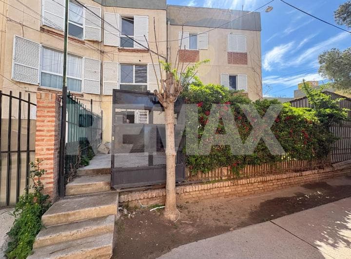 Venta Departamento 3 Dorm. con Cochera - 2