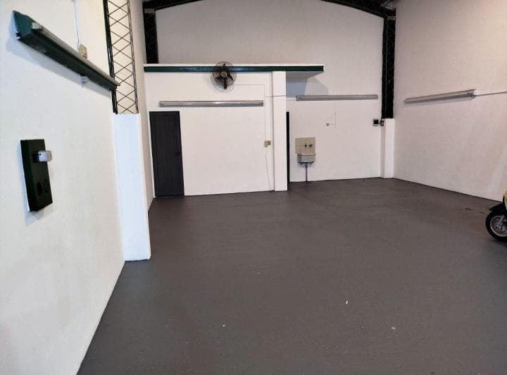 Galpon de 170 m² en Alquiler en Nuestra Señora de Lourdes - 4