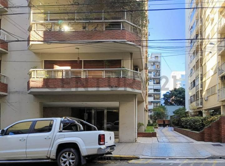 Venta de Cochera - Excelente Ubicación - 3