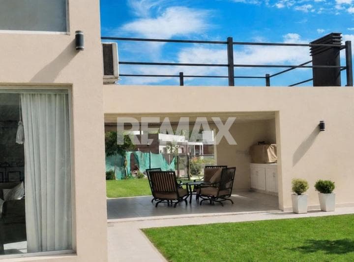 Casa en Venta 3 Dorm. - 3