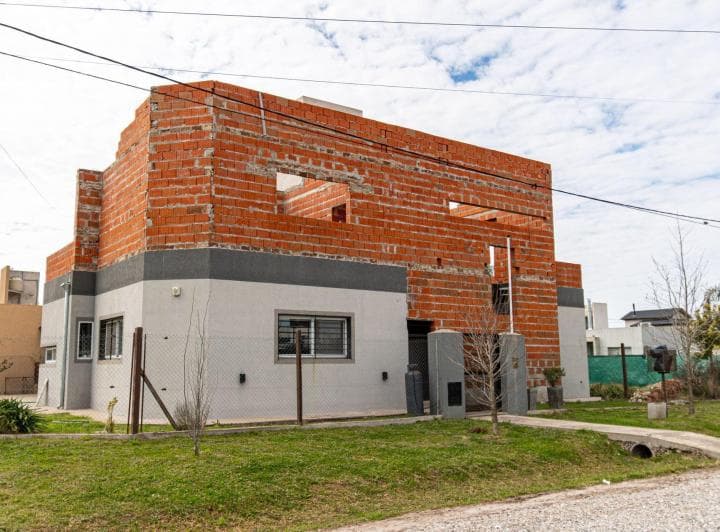 Venta Casa en Venta en Esquina Funes City - 2