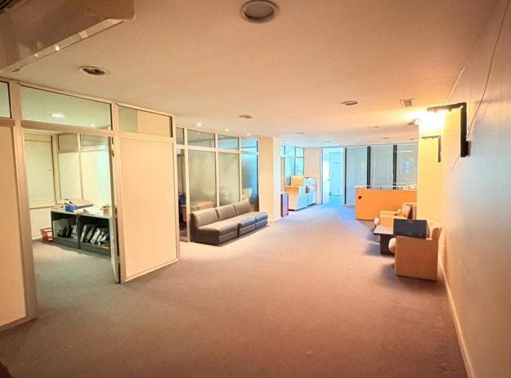 Venta Oficina con Caja Seguridad Tipo Bancaria, 154 m², Edificio de Categoria, Microcentro - 3