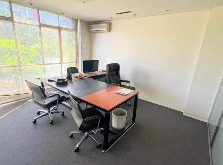 Venta Oficina con Caja Seguridad Tipo Bancaria, 154 m², Edificio de Categoria, Microcentro - 5