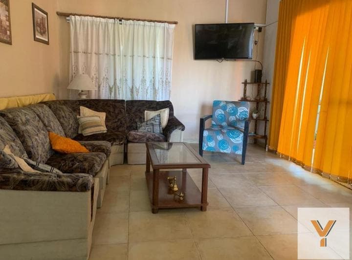 Casa en Venta - 4 Dorm. 3 Baños - Villa Carlos Paz - 5
