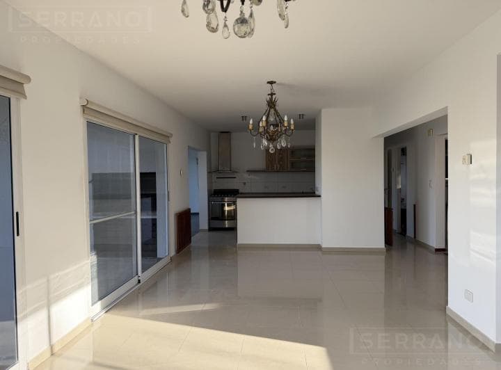 Alquiler Casa de 6 Ambientes con Pileta, Muelle Propio y Salida Al Río Luján en San Marco, Villanueva - 4