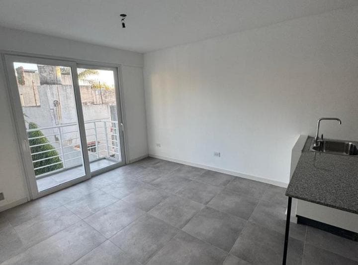 Departamento 2 Ambientes en Venta - Apto Credito - Bernal - Alquilado - 4