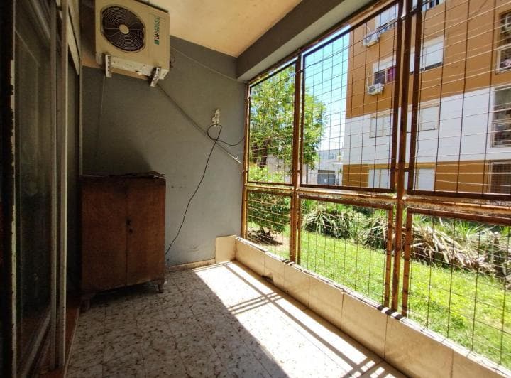 Venta Amplio 4 Ambientes C/balcón Pb en Pompeya - 2