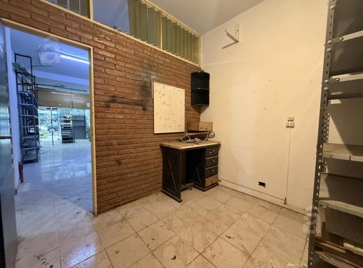 Local en Venta en Villa Ballester - 41 m² - Sobre Calle Principal - 3