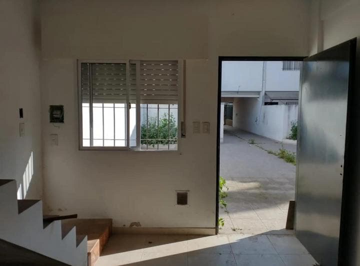 Casa de 80 m² con 2 Dorm. en Alquiler en William Morris - 2