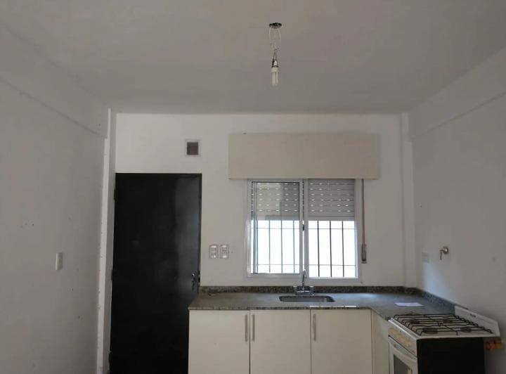 Casa de 80 m² con 2 Dorm. en Alquiler en William Morris - 5