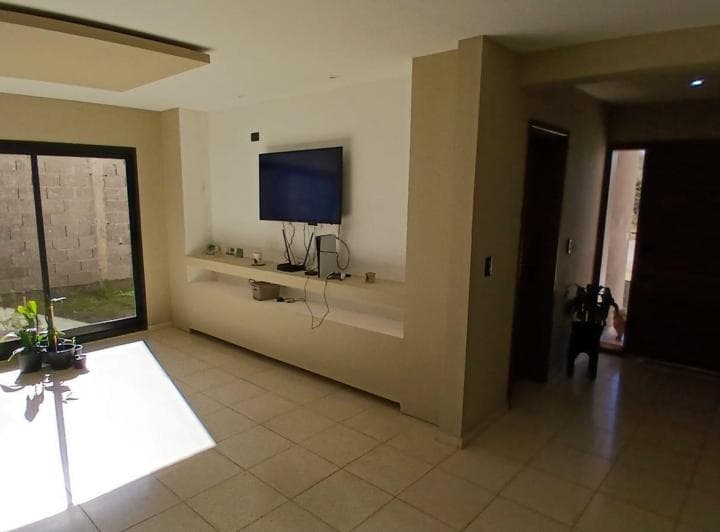 Se Vende Casa de 5 Dorm. en Jesus Maria - 2