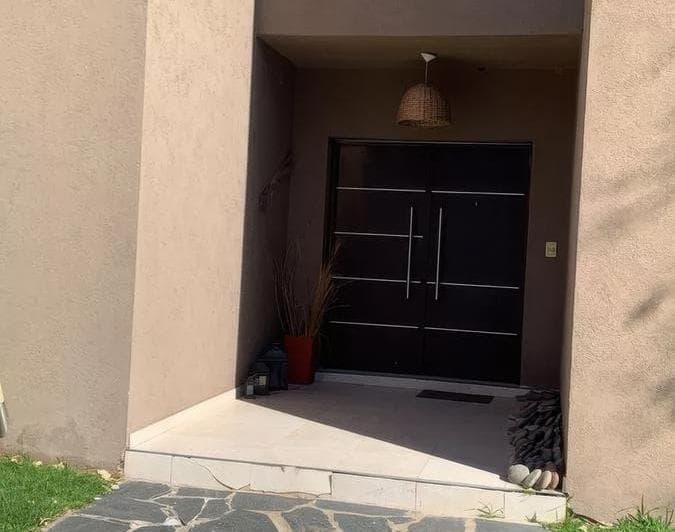 Casa en Venta - 4 Dorm. 4 Baños - Cochera - 760 m² - Loma Verde, Escobar - 4