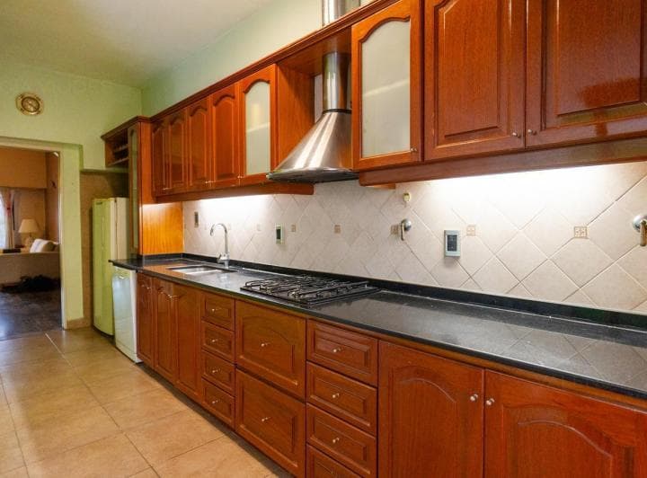 Venta Casa 6 Ambientes con Cochera, Patio y Parrilla - Villa Luzuriaga - 3