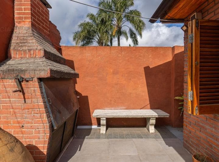 Venta Casa 6 Ambientes con Cochera, Patio y Parrilla - Villa Luzuriaga - 5