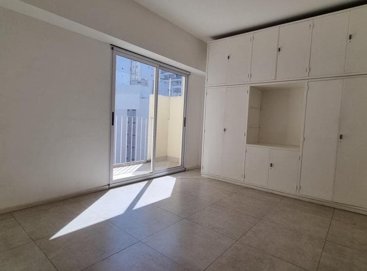 Excelente Departamento con Doble Balcón - 2