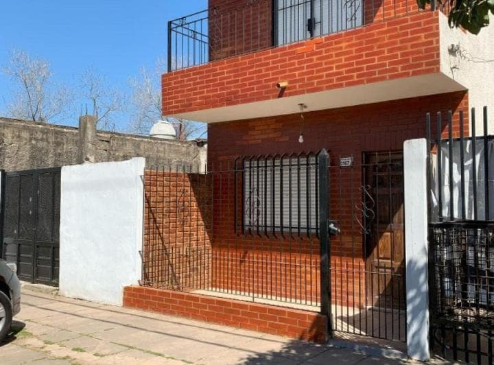 Departamento en Venta - 1 Dormitorio 1 Baño - 200 m² - Merlo - 2
