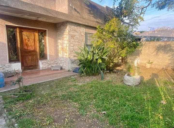 Venta Casa 4 Ambientes, Berazategui. - 2