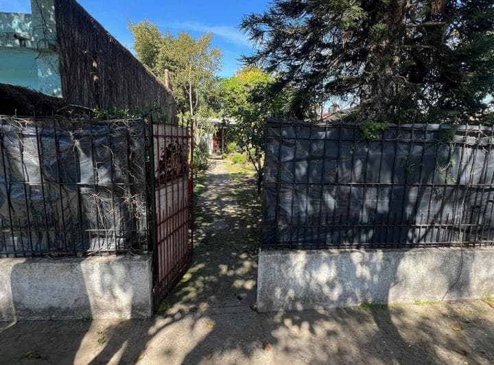 Casa 3 Ambientes con Jardín y Cochera — Quilmes Oeste — Venta Directa Dueño - 2