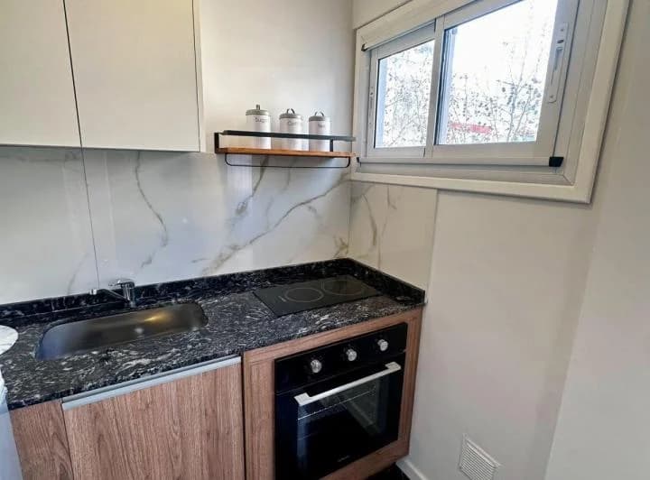 1 Ambiente Externo con Ventanal - Reciclado y Equipado. - 5
